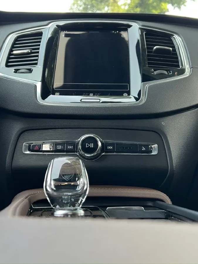 2024 Volvo XC90 PHEV 2.0T 310HP L4 8AT PHEV 18.831KWH,autocango,china used car exporter,china ev exporter,chinese used car exporter,chinese used ev exporter