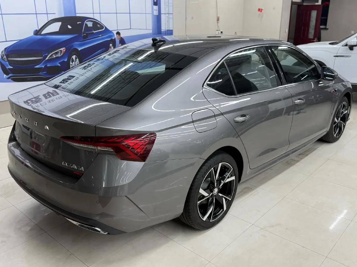 2025 Skoda Octavia 1.4T 150HP L4 7DCT,autocango,china used car exporter,china ev exporter,chinese used car exporter,chinese used ev exporter