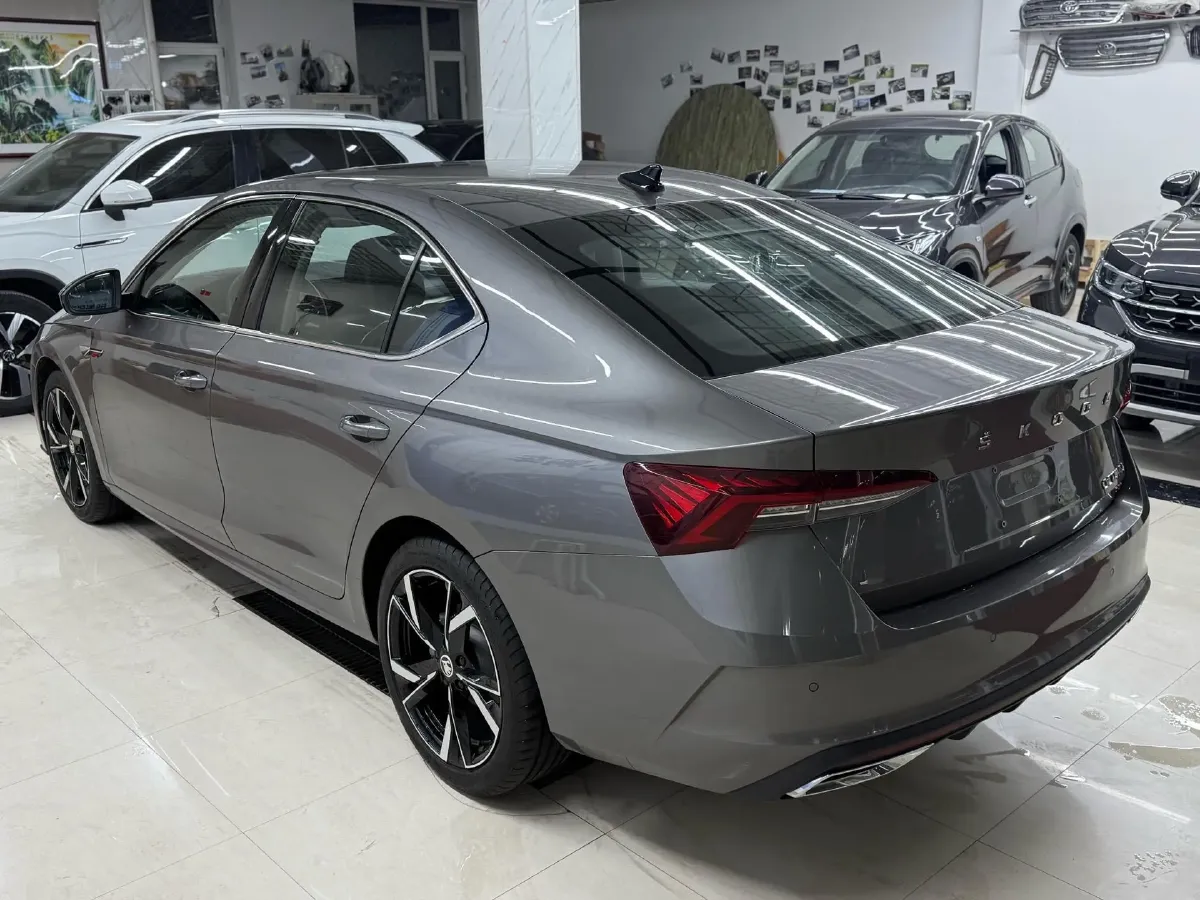 2025 Skoda Octavia 1.4T 150HP L4 7DCT,autocango,china used car exporter,china ev exporter,chinese used car exporter,chinese used ev exporter