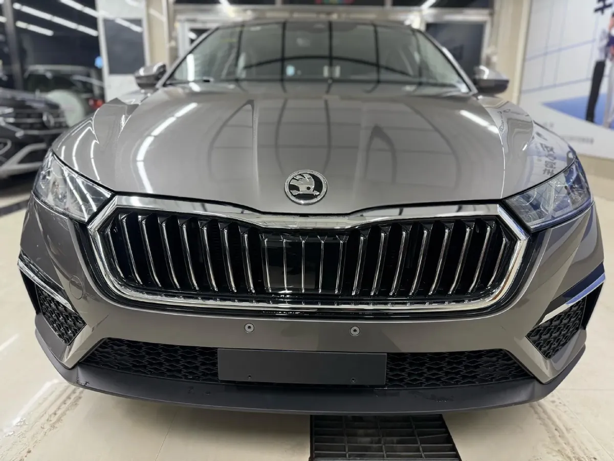 2025 Skoda Octavia 1.4T 150HP L4 7DCT,autocango,china used car exporter,china ev exporter,chinese used car exporter,chinese used ev exporter