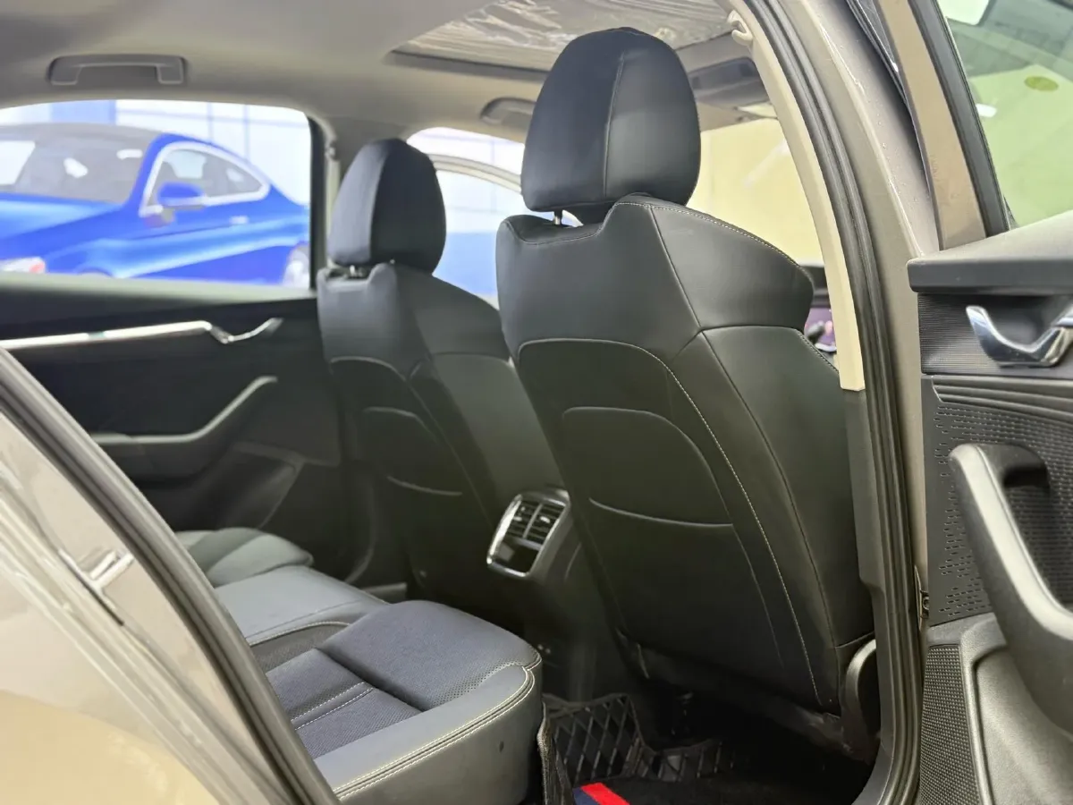 2025 Skoda Octavia 1.4T 150HP L4 7DCT,autocango,china used car exporter,china ev exporter,chinese used car exporter,chinese used ev exporter