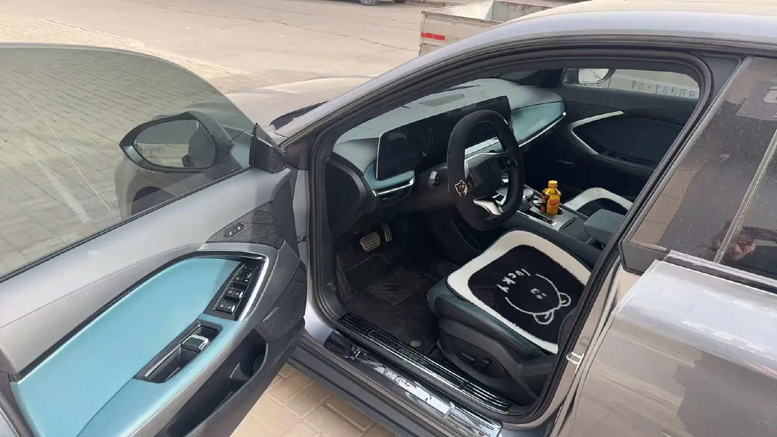 2023 MG 7 1.5T 188HP L4 7DCT,autocango,china used car exporter,china ev exporter,chinese used car exporter,chinese used ev exporter