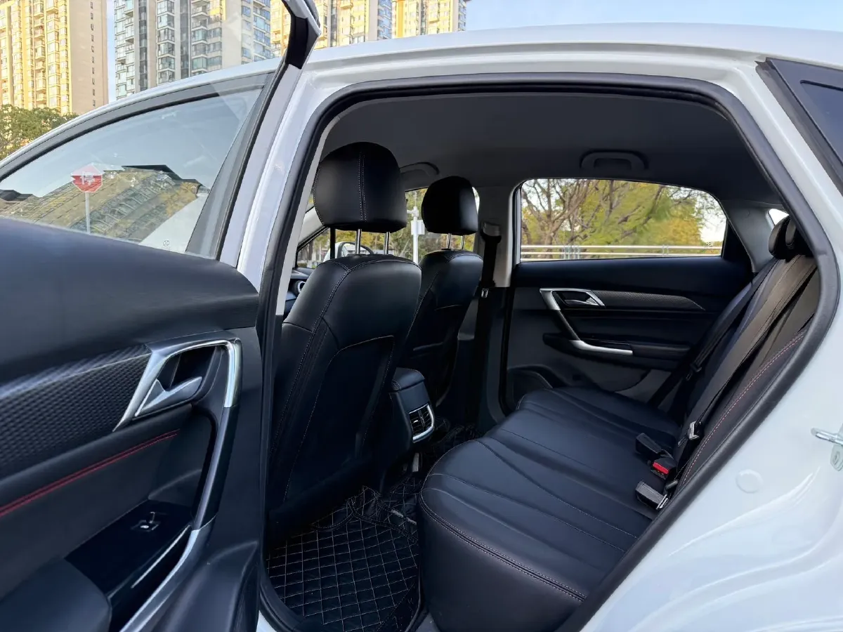 2022 Bestune B70 2.0T 224HP L4 6AT,autocango,china used car exporter,china ev exporter,chinese used car exporter,chinese used ev exporter