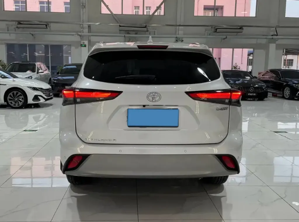 2022 Toyota Highlander 2.0T 248HP L4 8AT,autocango,china used car exporter,china ev exporter,chinese used car exporter,chinese used ev exporter