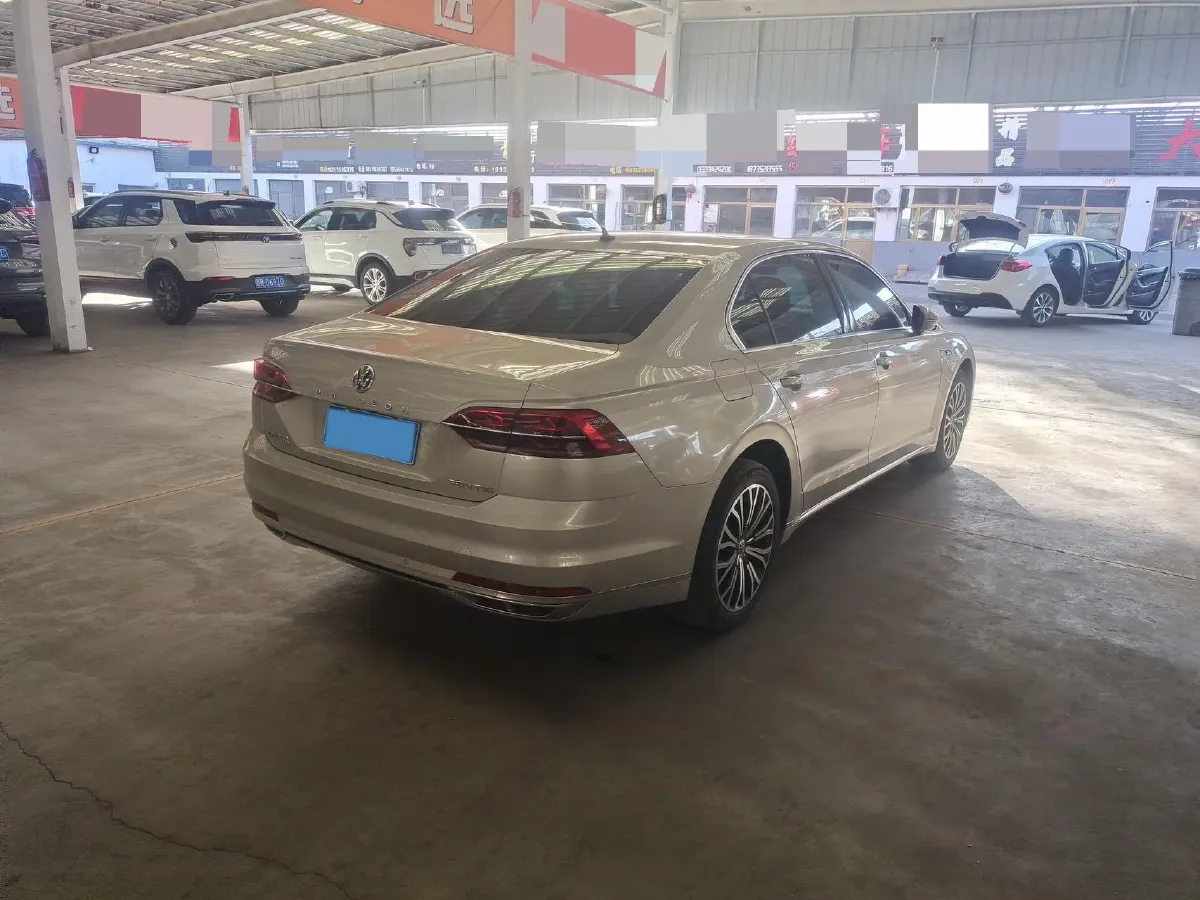 2019 Volkswagen Phideon 2.0T 224HP L4 7DCT,autocango,china used car exporter,china ev exporter,chinese used car exporter,chinese used ev exporter