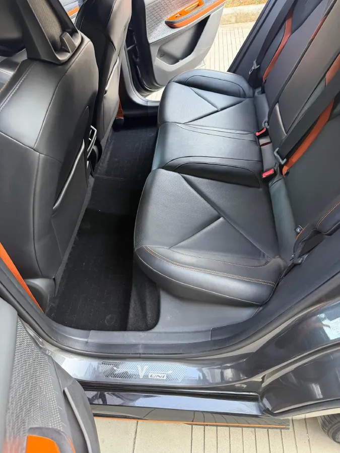 2022 ChangAn UNI-V 1.5T 188HP L4 7DCT,autocango,china used car exporter,china ev exporter,chinese used car exporter,chinese used ev exporter