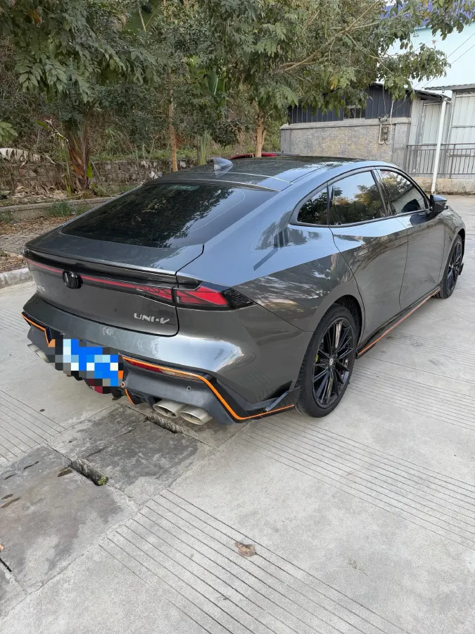 2022 ChangAn UNI-V 1.5T 188HP L4 7DCT,autocango,china used car exporter,china ev exporter,chinese used car exporter,chinese used ev exporter