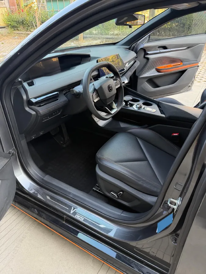 2022 ChangAn UNI-V 1.5T 188HP L4 7DCT,autocango,china used car exporter,china ev exporter,chinese used car exporter,chinese used ev exporter