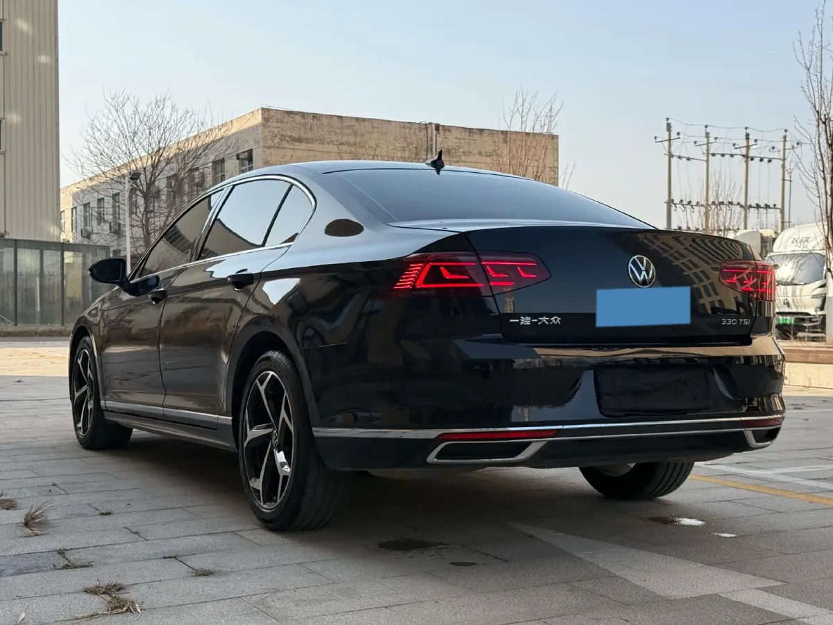 2025 Volkswagen Magotan 2.0T 186HP L4 7DCT,autocango,china used car exporter,china ev exporter,chinese used car exporter,chinese used ev exporter