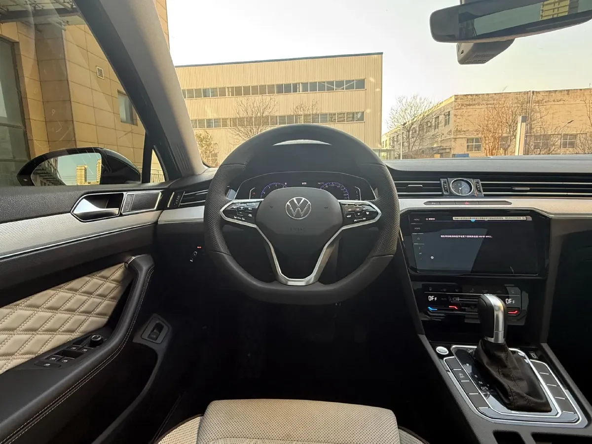 2025 Volkswagen Magotan 2.0T 186HP L4 7DCT,autocango,china used car exporter,china ev exporter,chinese used car exporter,chinese used ev exporter