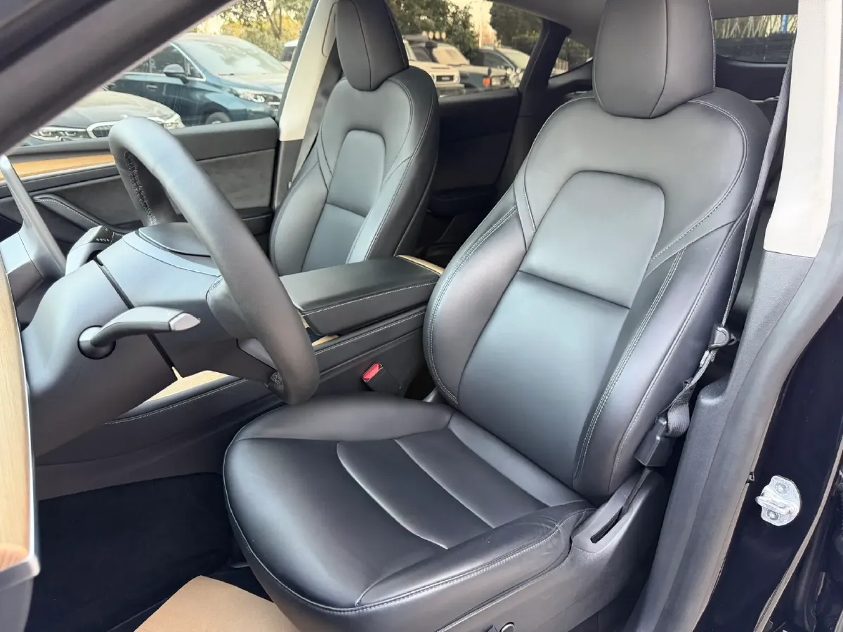 2022 Tesla Model Y BEV 60KWH,autocango,china used car exporter,china ev exporter,chinese used car exporter,chinese used ev exporter