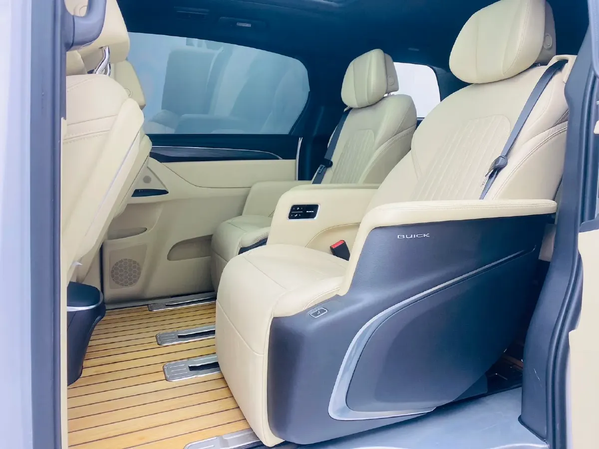 2022 Buick GL8 2.0T 237HP L4 9AT,autocango,china used car exporter,china ev exporter,chinese used car exporter,chinese used ev exporter