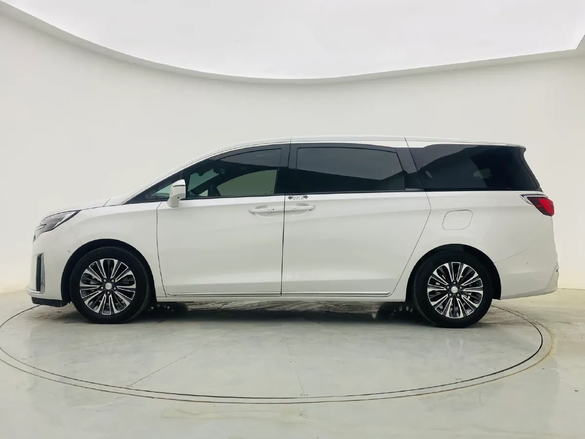 2022 Buick GL8 2.0T 237HP L4 9AT,autocango,china used car exporter,china ev exporter,chinese used car exporter,chinese used ev exporter