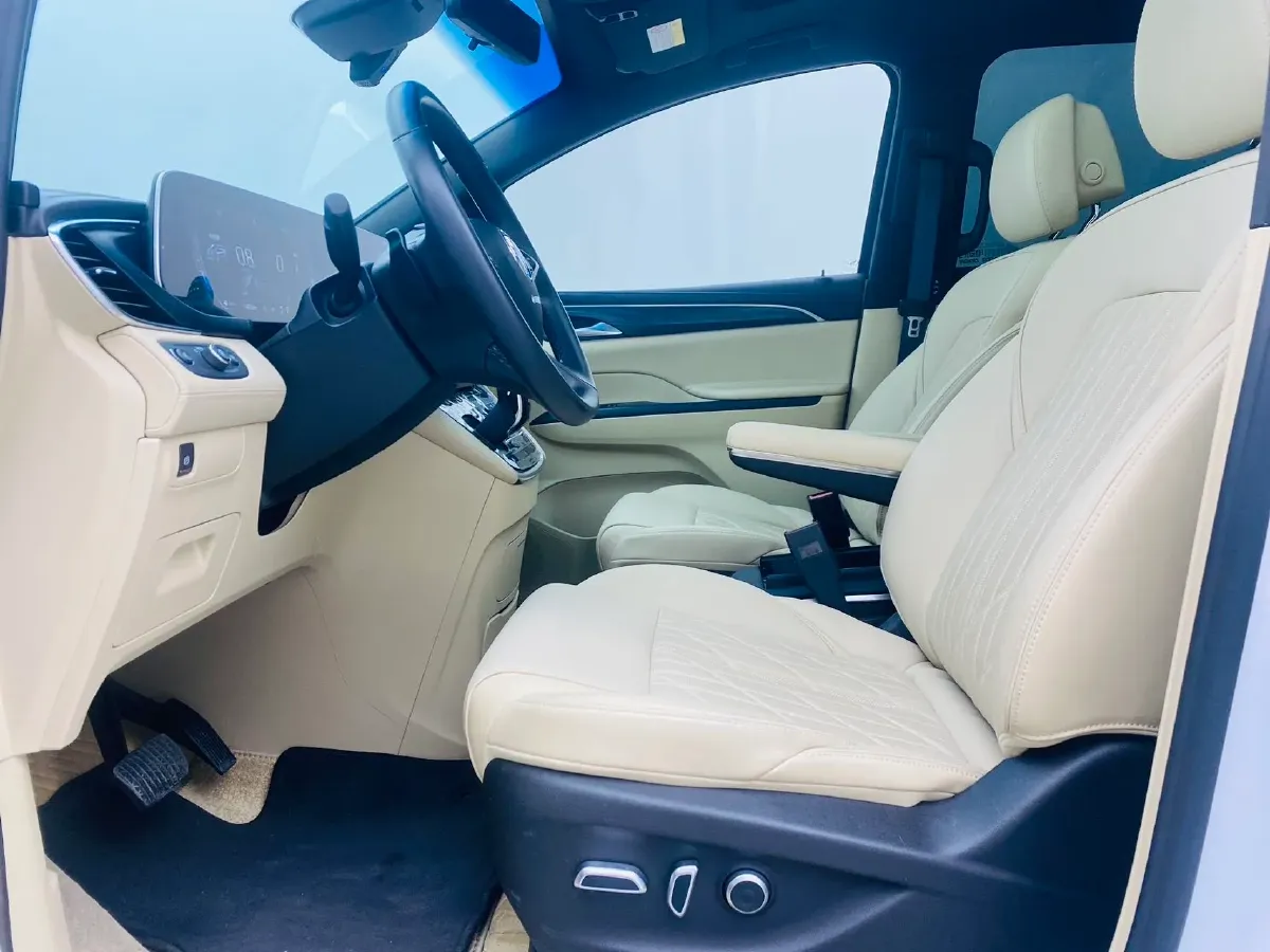 2022 Buick GL8 2.0T 237HP L4 9AT,autocango,china used car exporter,china ev exporter,chinese used car exporter,chinese used ev exporter