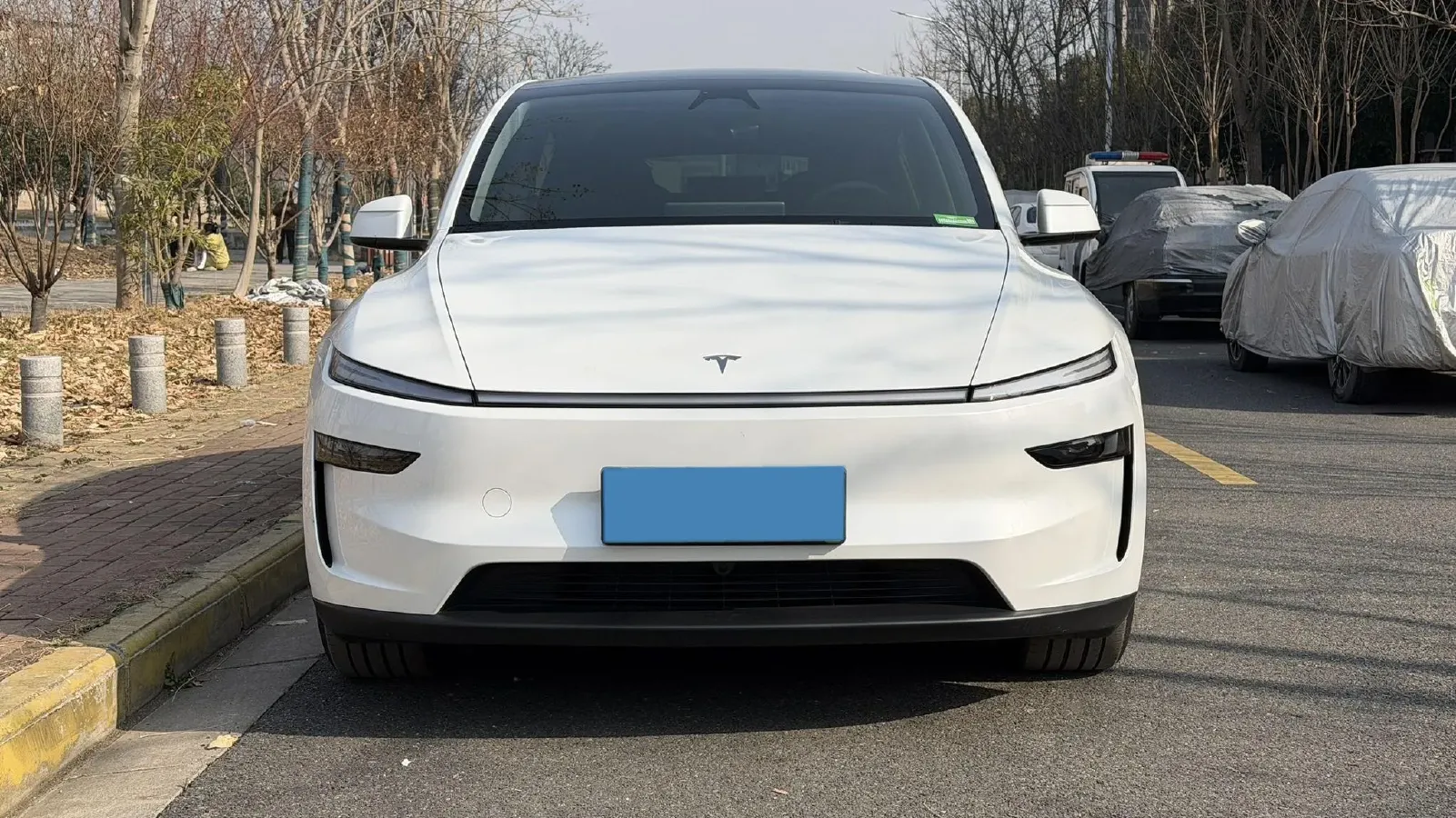 2025 Tesla Model Y BEV 62.5KWH,autocango,china used car exporter,china ev exporter,chinese used car exporter,chinese used ev exporter