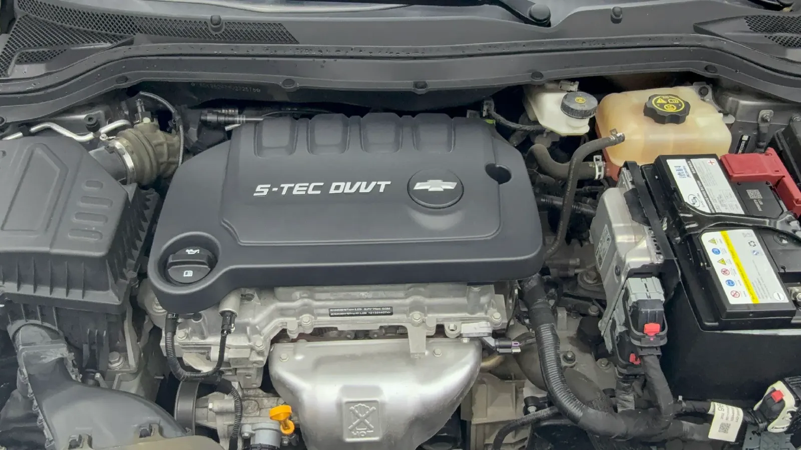 2022 Chevrolet Monza 1.5L 113HP L4 6AT,autocango,china used car exporter,china ev exporter,chinese used car exporter,chinese used ev exporter