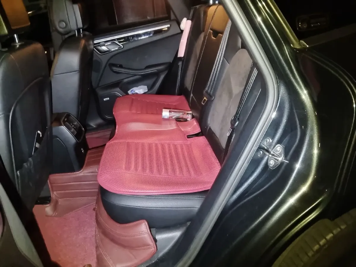 2020 Porsche Macan 2.0T 252HP L4 7DCT,autocango,china used car exporter,china ev exporter,chinese used car exporter,chinese used ev exporter