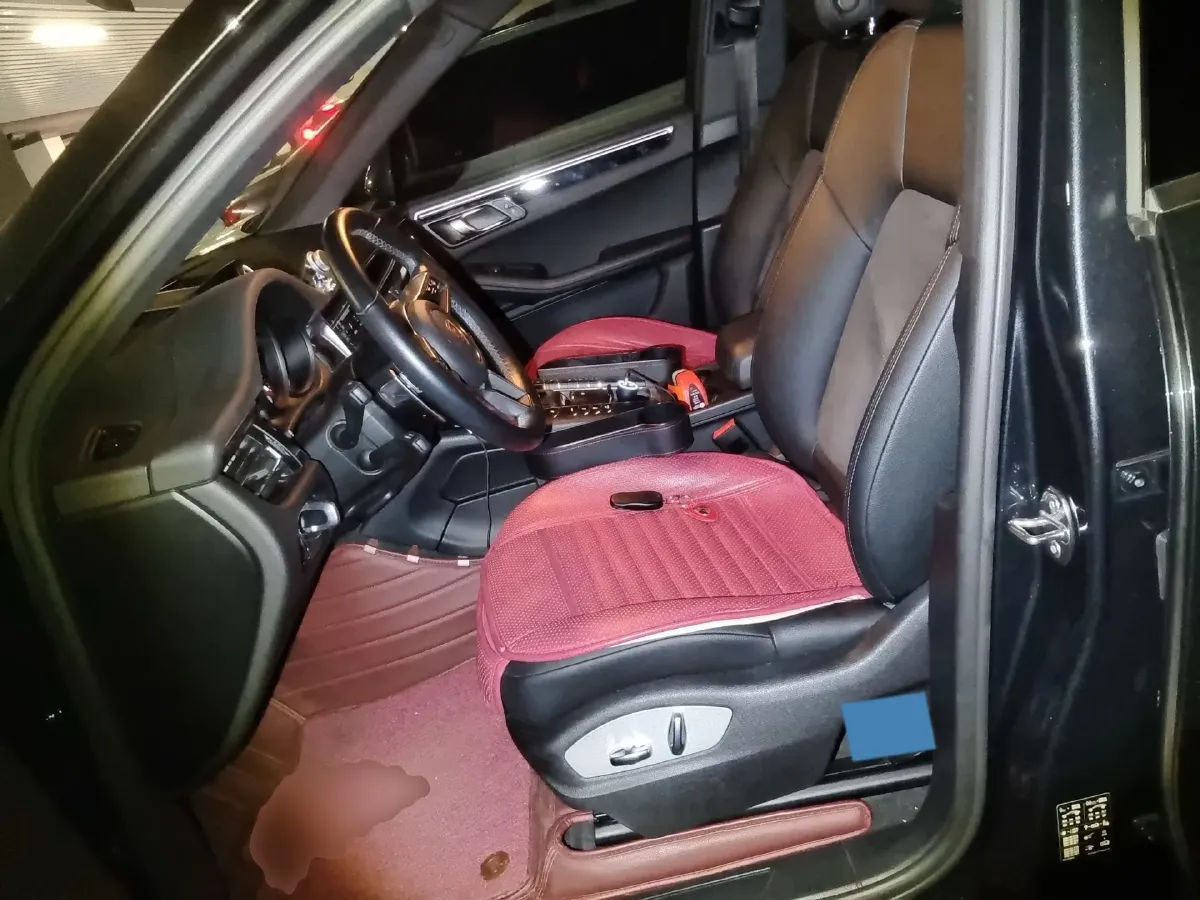 2020 Porsche Macan 2.0T 252HP L4 7DCT,autocango,china used car exporter,china ev exporter,chinese used car exporter,chinese used ev exporter