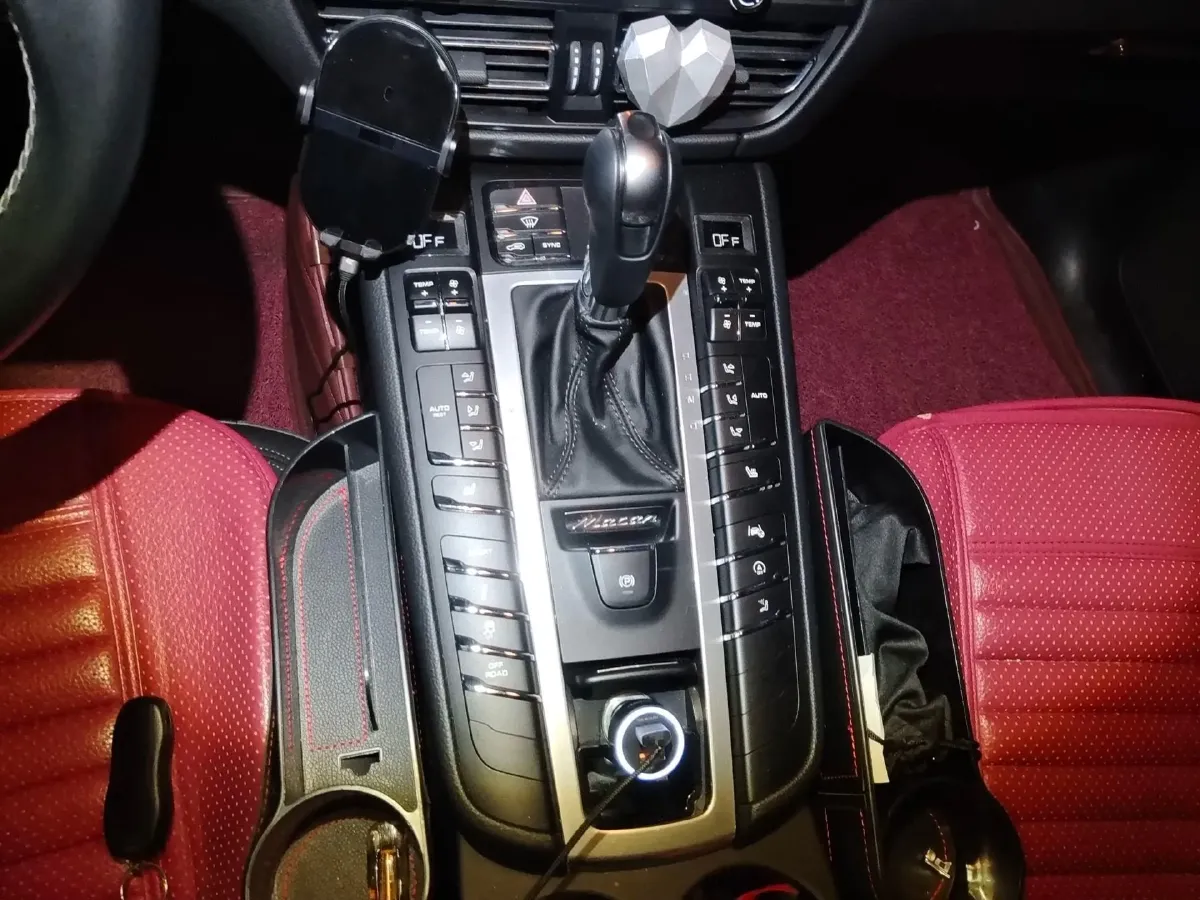 2020 Porsche Macan 2.0T 252HP L4 7DCT,autocango,china used car exporter,china ev exporter,chinese used car exporter,chinese used ev exporter