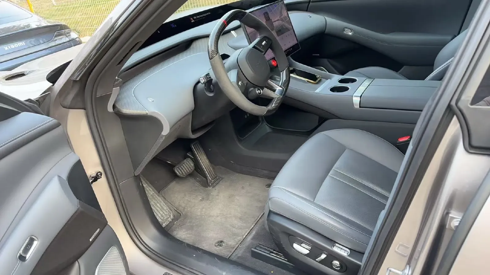 2025 MI YU7 BEV 101.7KWH,autocango,china used car exporter,china ev exporter,chinese used car exporter,chinese used ev exporter