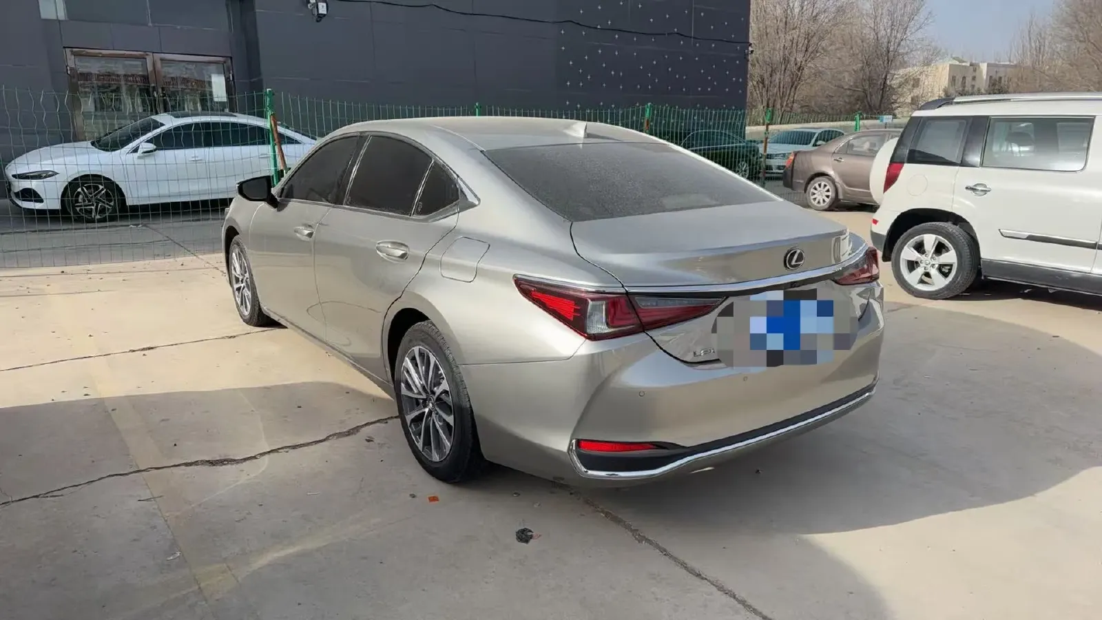 2022 Lexus ES 2.0L 173HP L4 CVT,autocango,china used car exporter,china ev exporter,chinese used car exporter,chinese used ev exporter