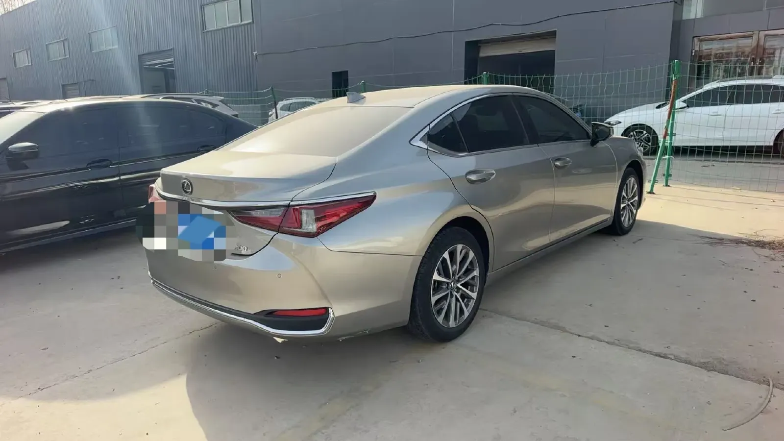 2022 Lexus ES 2.0L 173HP L4 CVT,autocango,china used car exporter,china ev exporter,chinese used car exporter,chinese used ev exporter