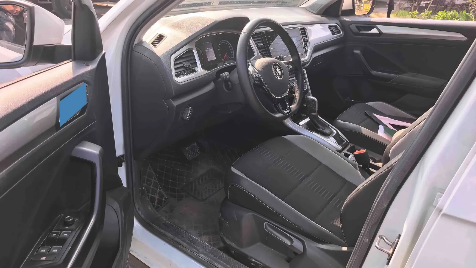 2022 Volkswagen T-Roc 1.4T 150HP L4 7DCT,autocango,china used car exporter,china ev exporter,chinese used car exporter,chinese used ev exporter