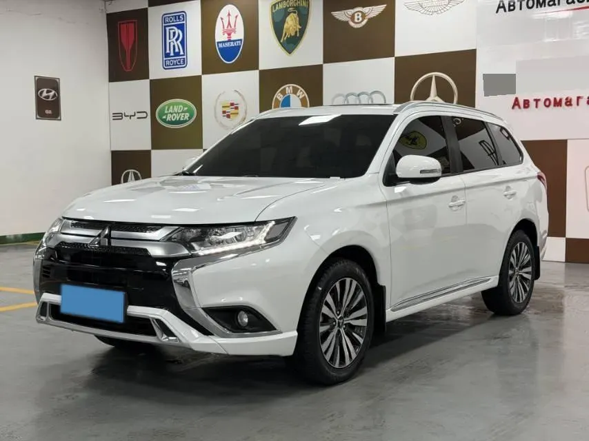 2021 Mitsubishi Outlander 2.0L 166HP L4 CVT,autocango,china used car exporter,china ev exporter,chinese used car exporter,chinese used ev exporter