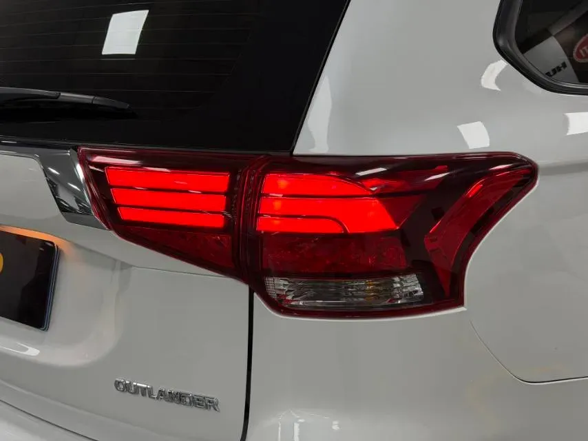 2021 Mitsubishi Outlander 2.0L 166HP L4 CVT,autocango,china used car exporter,china ev exporter,chinese used car exporter,chinese used ev exporter