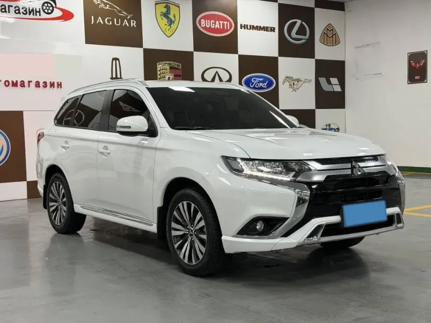 2021 Mitsubishi Outlander 2.0L 166HP L4 CVT,autocango,china used car exporter,china ev exporter,chinese used car exporter,chinese used ev exporter