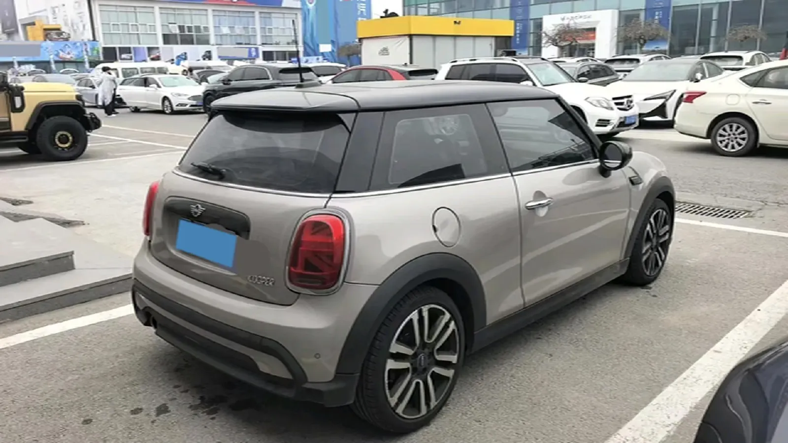 2022 MINI MINI 1.5T 136HP L3 7DCT,autocango,china used car exporter,china ev exporter,chinese used car exporter,chinese used ev exporter