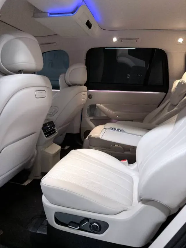 2025 AITO AITO M8 BEV,autocango,china used car exporter,china ev exporter,chinese used car exporter,chinese used ev exporter