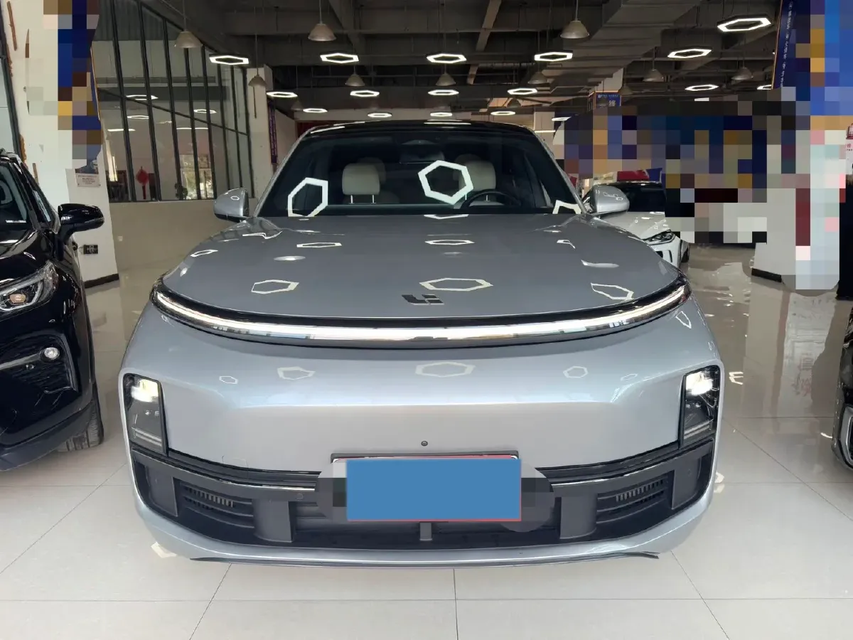 2023 Li L8 Range Extended 154HP REEV 40.9KWH,autocango,china used car exporter,china ev exporter,chinese used car exporter,chinese used ev exporter