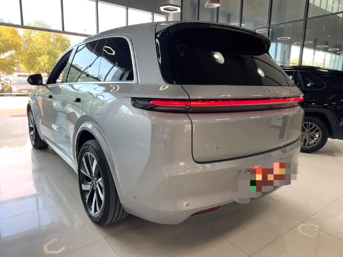 2023 Li L8 Range Extended 154HP REEV 40.9KWH,autocango,china used car exporter,china ev exporter,chinese used car exporter,chinese used ev exporter