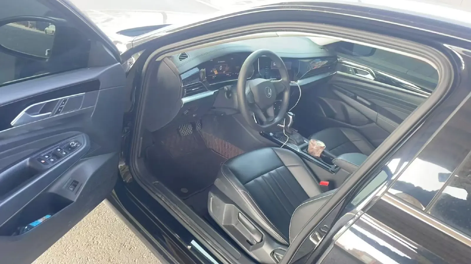 2023 Volkswagen Passat 2.0T 186HP L4 7DCT,autocango,china used car exporter,china ev exporter,chinese used car exporter,chinese used ev exporter