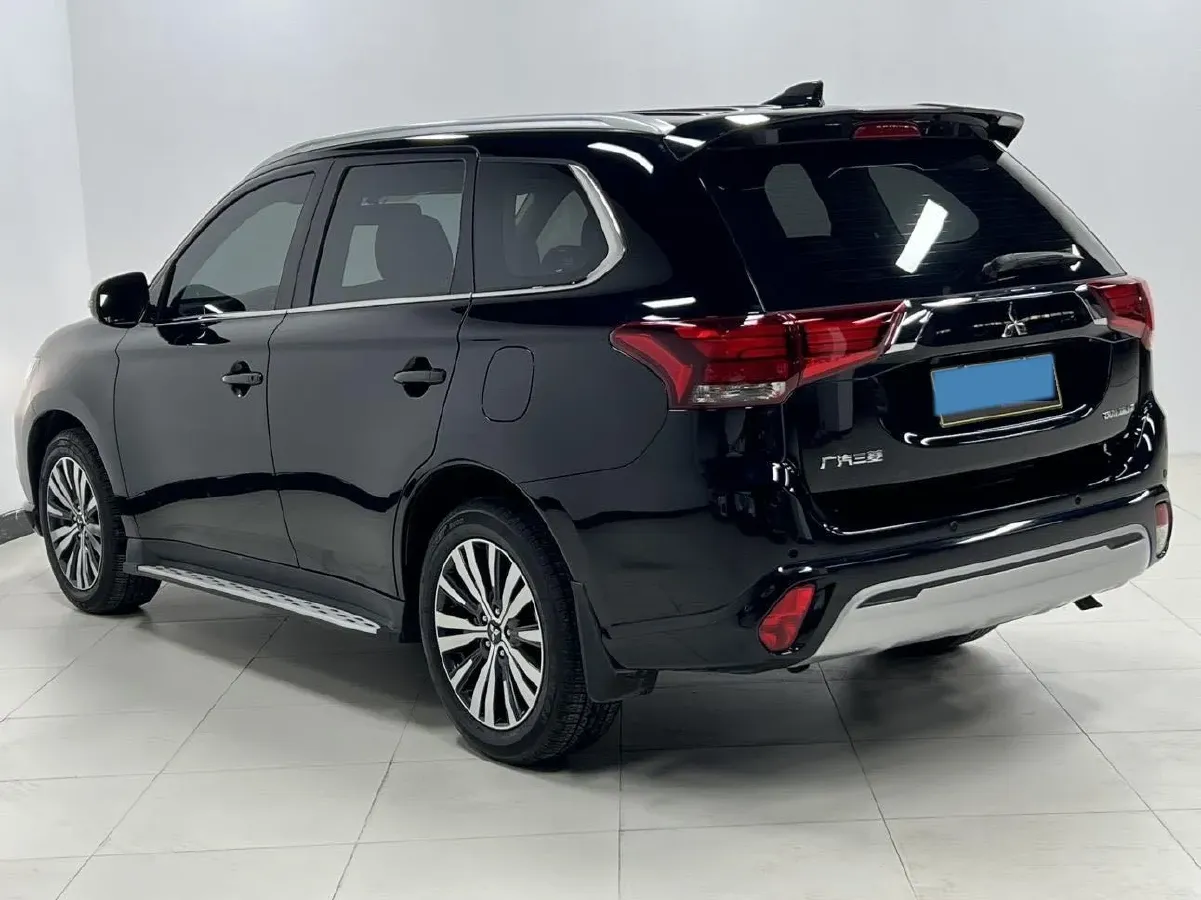 2021 Mitsubishi Outlander 2.0L 166HP L4 CVT,autocango,china used car exporter,china ev exporter,chinese used car exporter,chinese used ev exporter