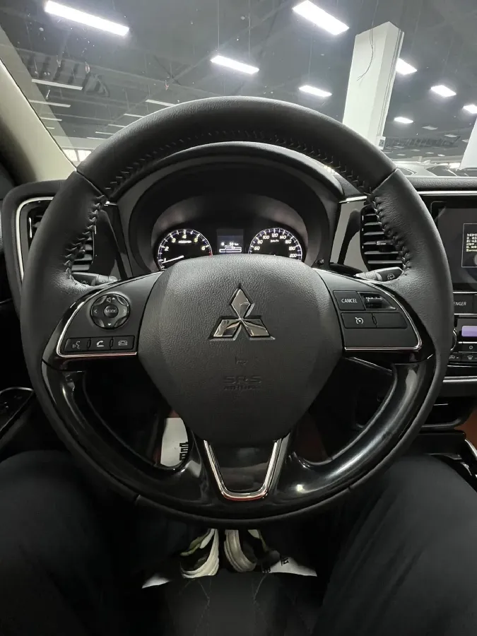 2021 Mitsubishi Outlander 2.0L 166HP L4 CVT,autocango,china used car exporter,china ev exporter,chinese used car exporter,chinese used ev exporter