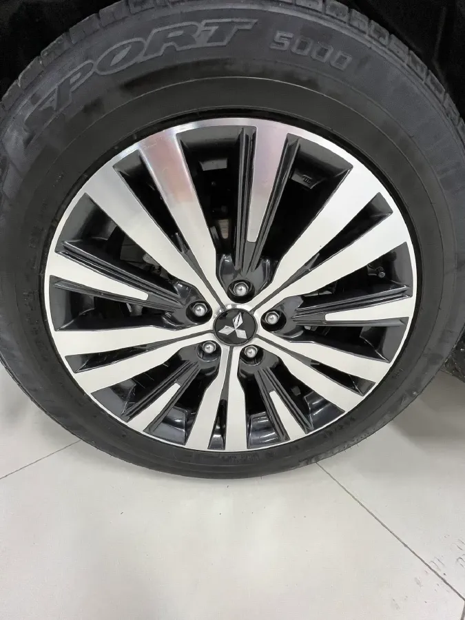 2021 Mitsubishi Outlander 2.0L 166HP L4 CVT,autocango,china used car exporter,china ev exporter,chinese used car exporter,chinese used ev exporter