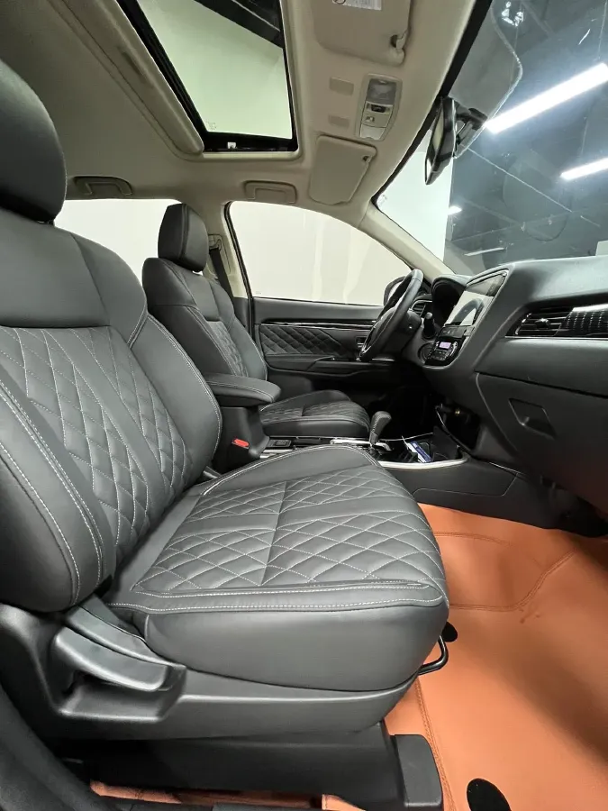 2021 Mitsubishi Outlander 2.0L 166HP L4 CVT,autocango,china used car exporter,china ev exporter,chinese used car exporter,chinese used ev exporter