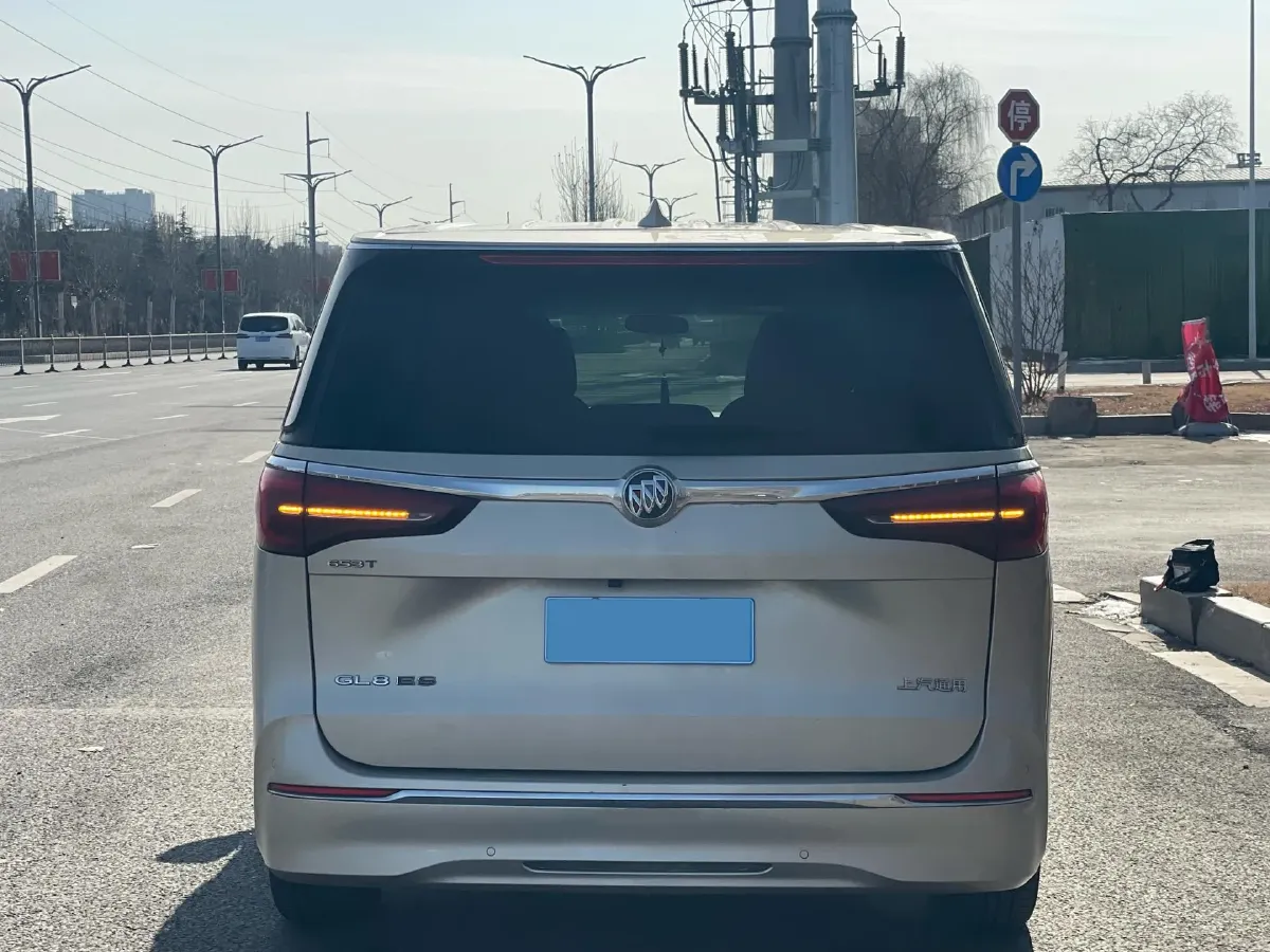 2023 Buick GL8 2.0T 237HP L4 9AT,autocango,china used car exporter,china ev exporter,chinese used car exporter,chinese used ev exporter