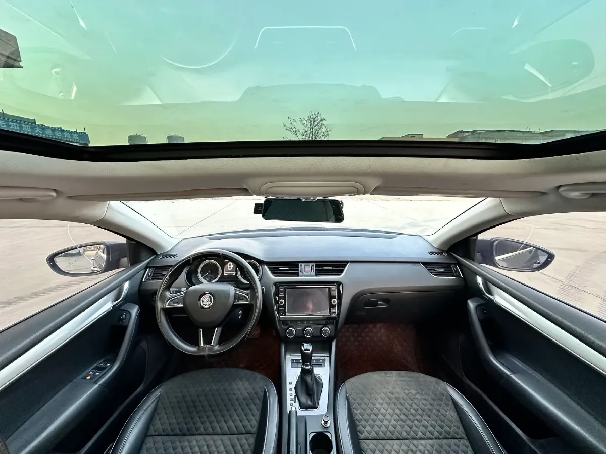 2018 Skoda Octavia 1.2T 116HP L4 7DCT,autocango,china used car exporter,china ev exporter,chinese used car exporter,chinese used ev exporter