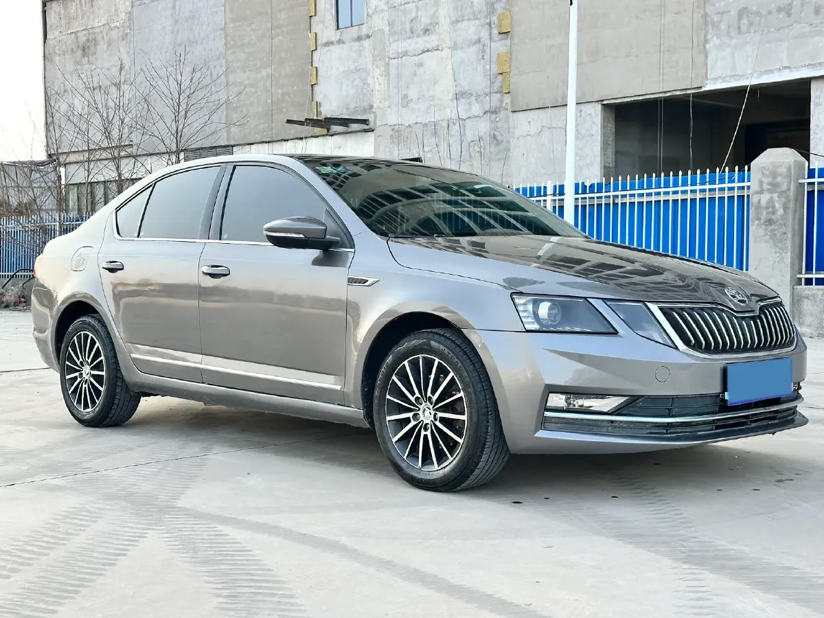 2018 Skoda Octavia 1.2T 116HP L4 7DCT,autocango,china used car exporter,china ev exporter,chinese used car exporter,chinese used ev exporter