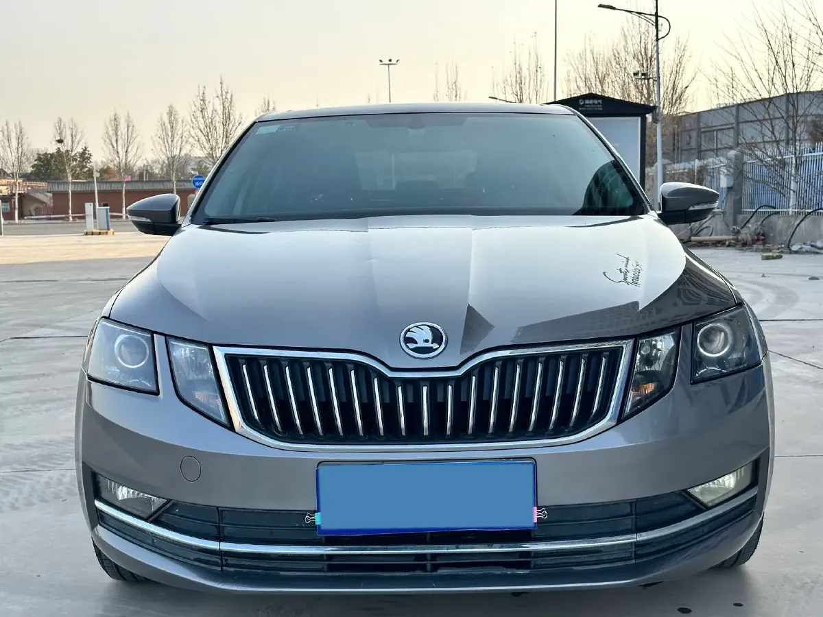 2018 Skoda Octavia 1.2T 116HP L4 7DCT,autocango,china used car exporter,china ev exporter,chinese used car exporter,chinese used ev exporter
