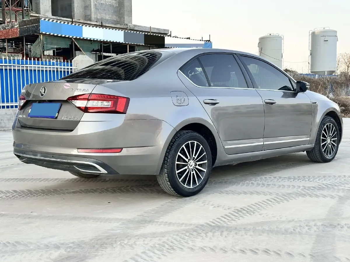 2018 Skoda Octavia 1.2T 116HP L4 7DCT,autocango,china used car exporter,china ev exporter,chinese used car exporter,chinese used ev exporter