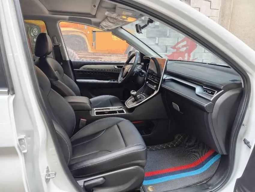 2021 Haval M6 1.5T 150HP L4 7DCT,autocango,china used car exporter,china ev exporter,chinese used car exporter,chinese used ev exporter