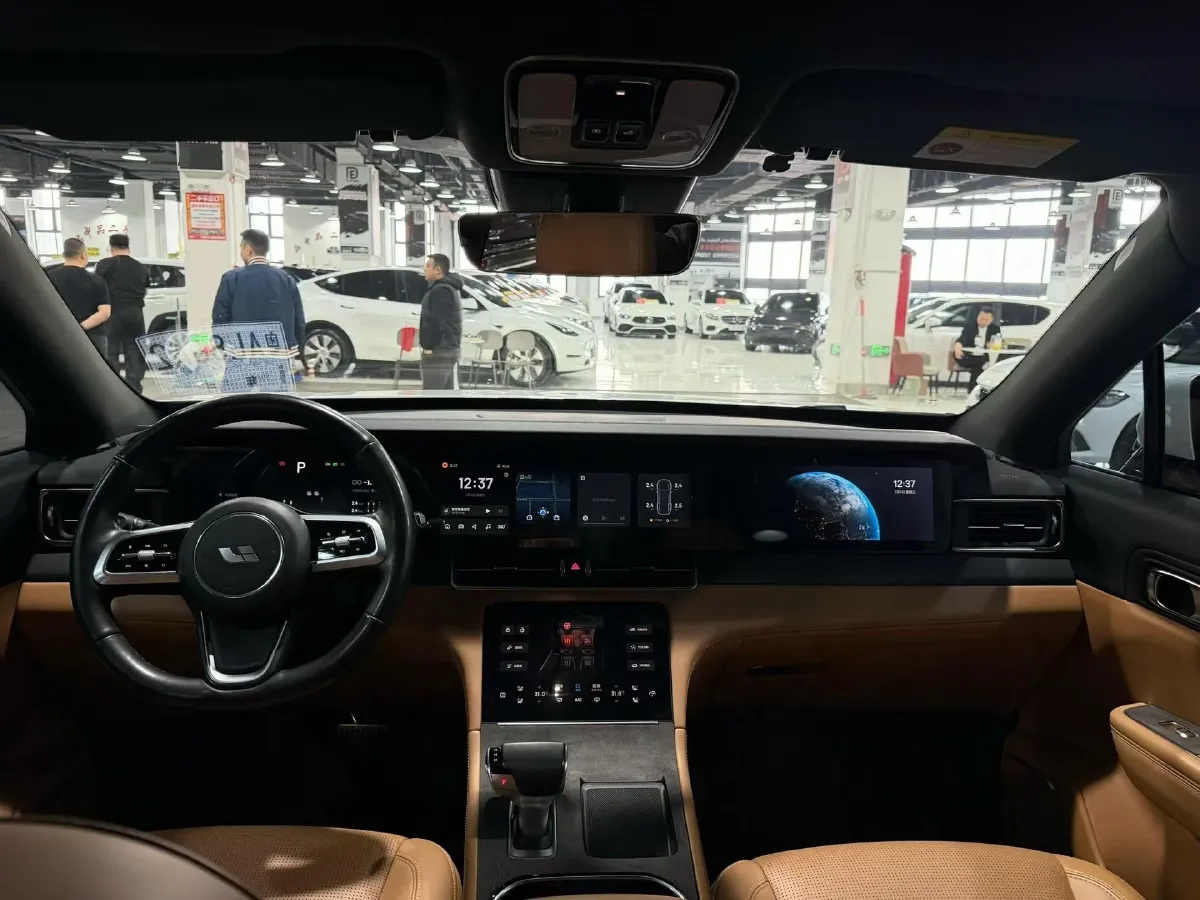 2021 Li ONE Range Extended 131HP REEV 40.5KWH,autocango,china used car exporter,china ev exporter,chinese used car exporter,chinese used ev exporter