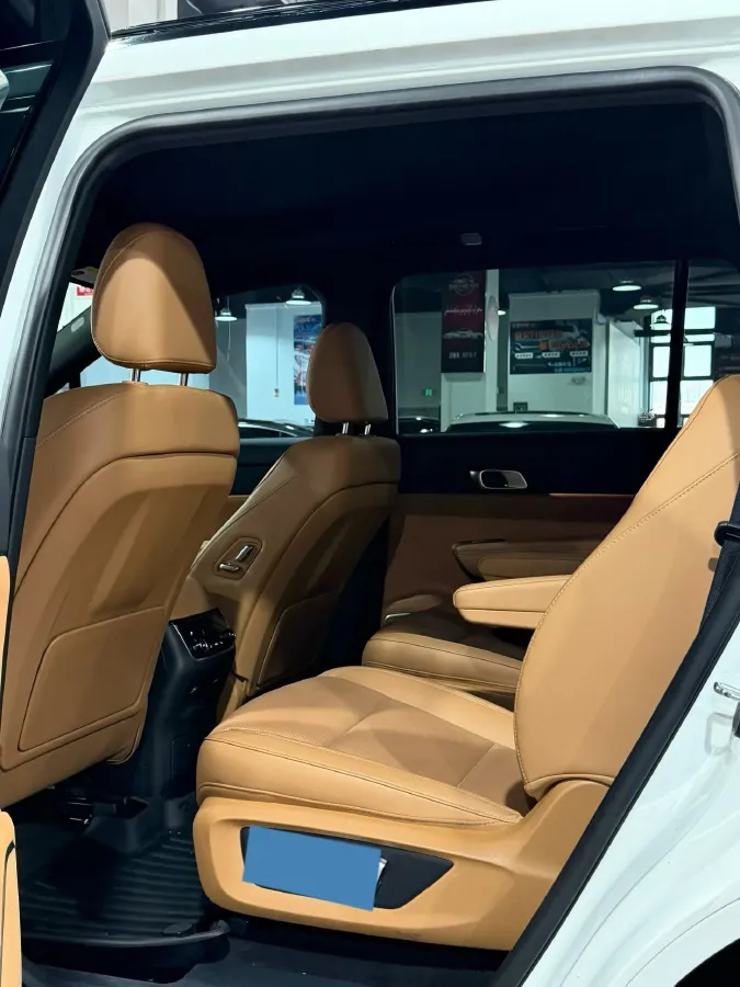 2021 Li ONE Range Extended 131HP REEV 40.5KWH,autocango,china used car exporter,china ev exporter,chinese used car exporter,chinese used ev exporter