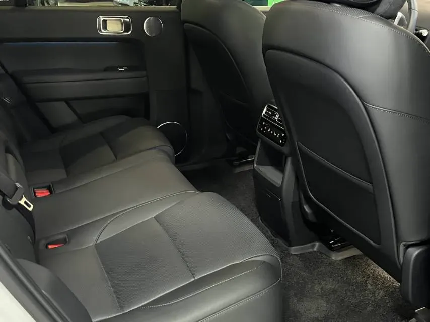 2024 Li L6 Range Extended 154HP L4 REEV 36.8KWH,autocango,china used car exporter,china ev exporter,chinese used car exporter,chinese used ev exporter