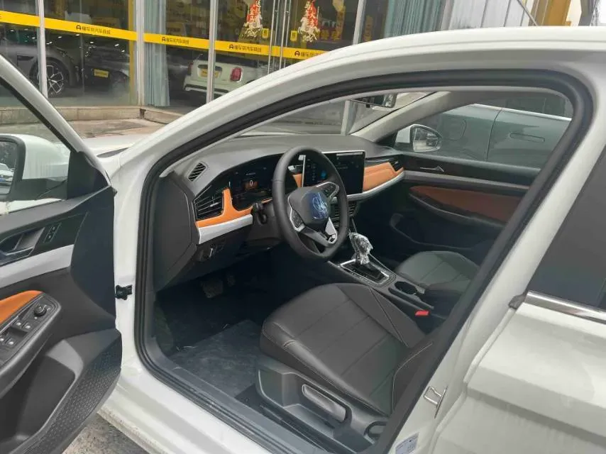 2024 Volkswagen Bora 1.2T 116HP L4 7DCT,autocango,china used car exporter,china ev exporter,chinese used car exporter,chinese used ev exporter