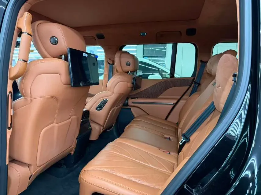 2023 YangWang U8 2.0T 272HP L4 REEV 49.05KWH,autocango,china used car exporter,china ev exporter,chinese used car exporter,chinese used ev exporter